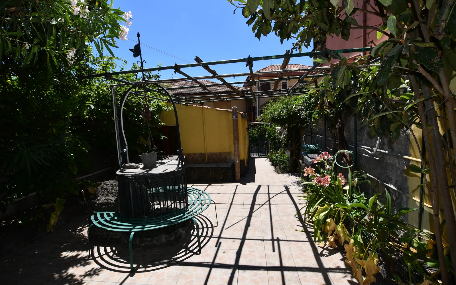 Camera con bagno privato — VILLA SILVIA MASCALUCIA, Sicilia (Sicilia) (foto 1)
